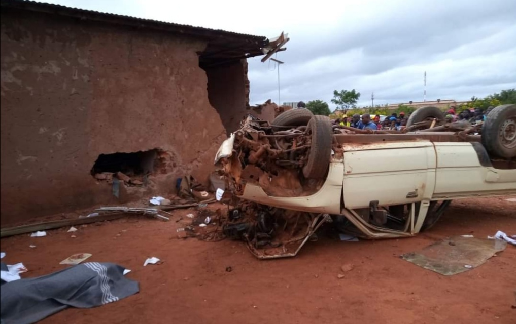 Read more about the article Horrible bakkie crash in Limpopo claims six learners’ lives